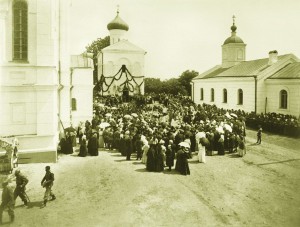 ПЕРЕНЕСЕНИЕ МОЩЕЙ ПРП. ЕВФРОСИНИИ ПОЛОЦКОЙ В СПАСО-ПРЕОБРАЖЕНСКИЙ СОБОР. 1910 г.